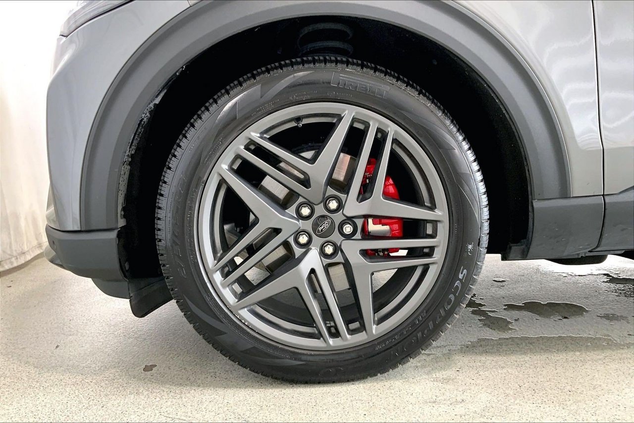 Used 2025 Ford Explorer ST w/ Sun And Sound Package AWD/4WD image 8