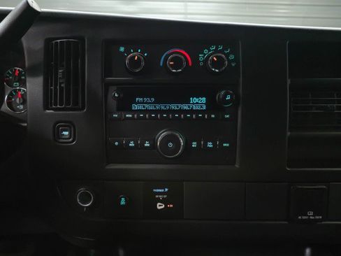 Used 2018 GMC Savana 2500 w/ Driver Convenience Package RWD image 22
