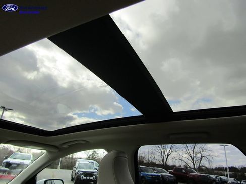 Certified 2024 Ford Edge Titanium w/ Equipment Group 301A AWD/4WD image 16