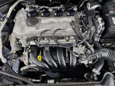 Used 2022 Toyota Corolla LE FWD image 37