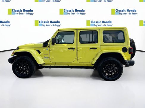 Used 2024 Jeep Wrangler Unlimited Sahara AWD/4WD image 4