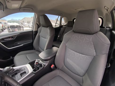 Used 2024 Toyota RAV4 XLE image 17