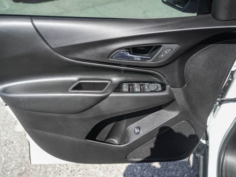 Used 2021 Chevrolet Equinox LT FWD image 20