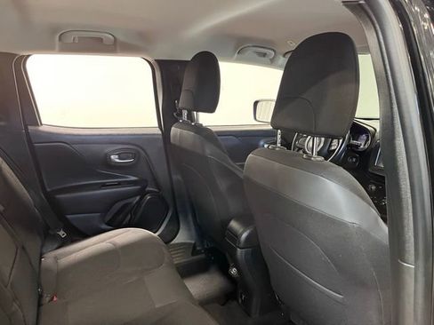 Used 2019 Jeep Renegade Altitude w/ Quick Order Package 2XM image 14