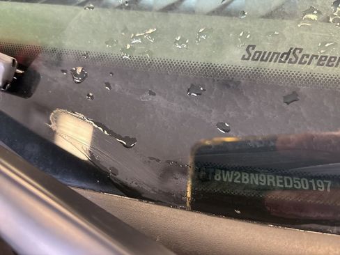 Used 2024 Ford F250 XLT w/ Black Appearance Package image 7