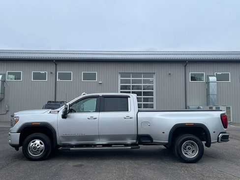 Used 2023 GMC Sierra 3500 Denali w/ Denali Ultimate Package image 14