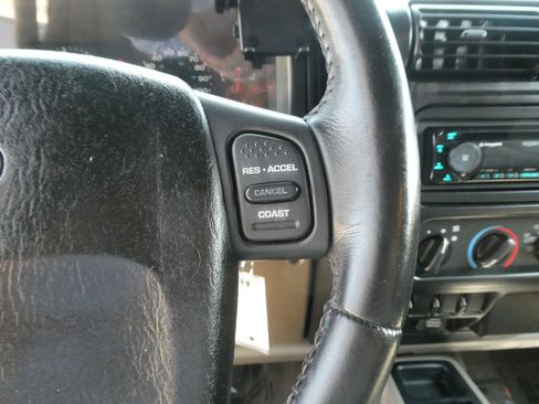 Used 2004 Jeep Wrangler Sahara AWD/4WD image 18