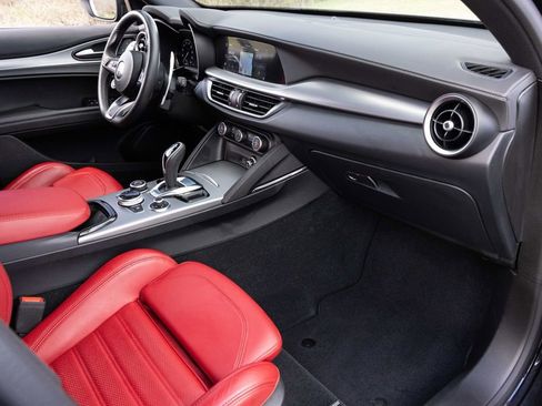 Used 2024 Alfa Romeo Stelvio Veloce image 64