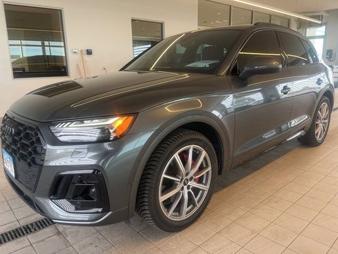 Used 2025 Audi Q5 e Prestige image 1