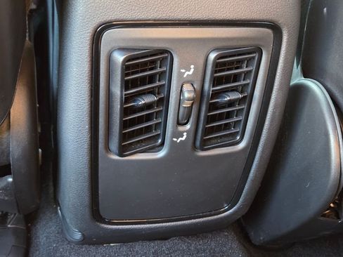 Used 2023 Dodge Durango GT w/ Blacktop Package AWD/4WD image 16