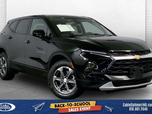 Used 2025 Chevrolet Blazer LT AWD/4WD image 1