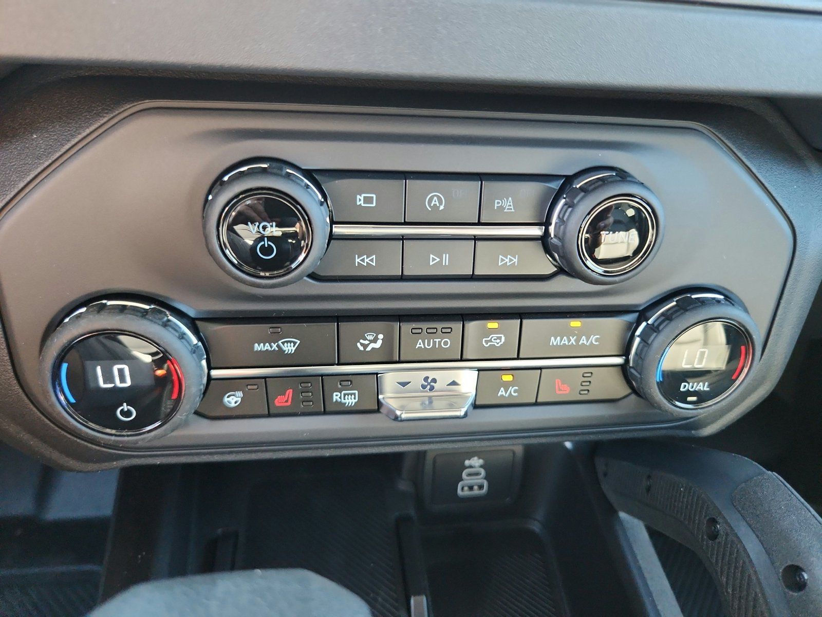 New 2026 Ford Bronco Badlands AWD/4WD image 22