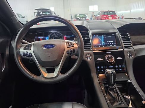 Used 2019 Ford Taurus Limited AWD/4WD image 10