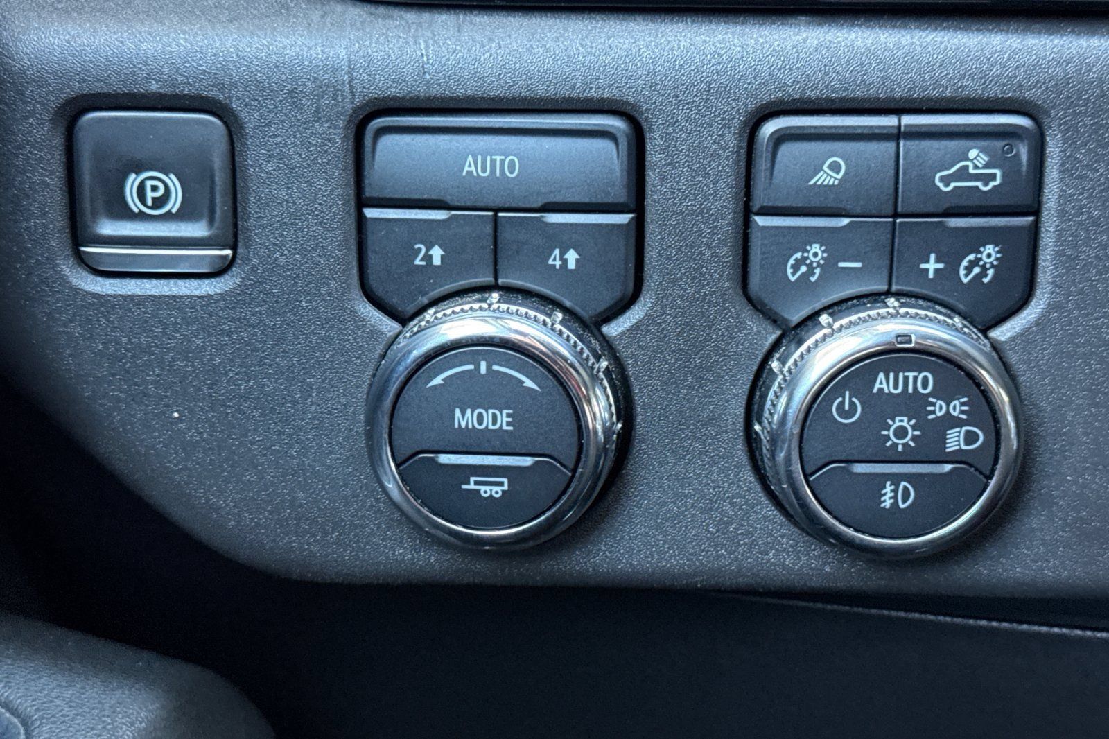 Certified 2025 GMC Sierra 1500 SLT AWD/4WD image 30