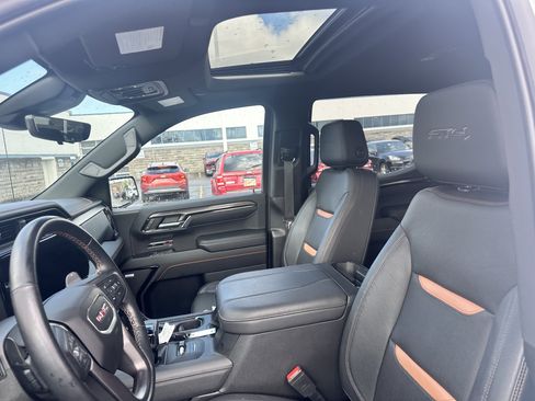 Used 2023 GMC Sierra 1500 AT4 w/ Technology Package AWD/4WD image 13