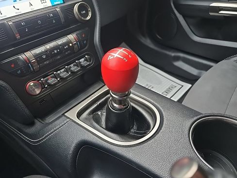 Used 2019 Ford Mustang Shelby GT350 w/ Technology Package RWD image 59