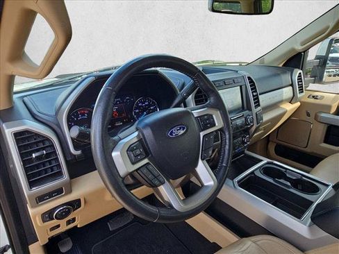 Used 2020 Ford F250 Lariat w/ Lariat Ultimate Package AWD/4WD image 9