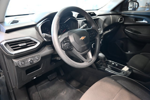 Used 2023 Chevrolet TrailBlazer LT FWD image 21