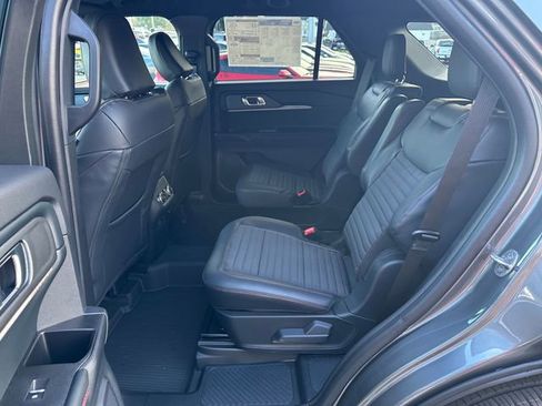 New 2026 Ford Explorer ST-Line w/ ST-Line Street Pack image 11