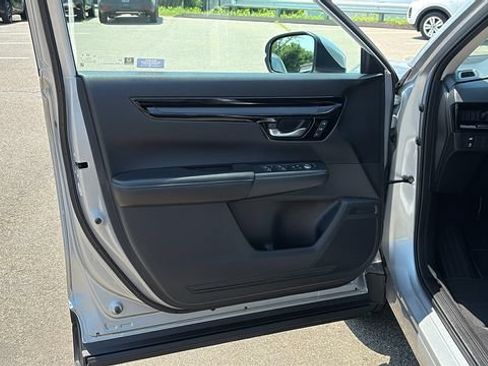 Used 2025 Honda CR-V EX-L image 8