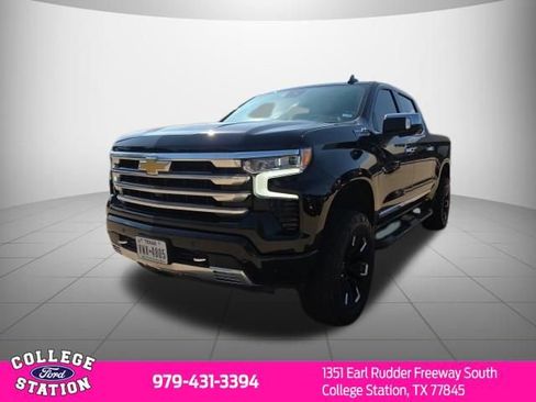 Used 2024 Chevrolet Silverado 1500 High Country w/ Technology Package AWD/4WD image 3
