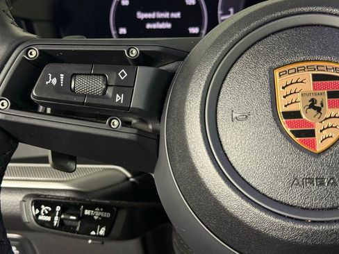 Certified 2025 Porsche Cayenne image 38