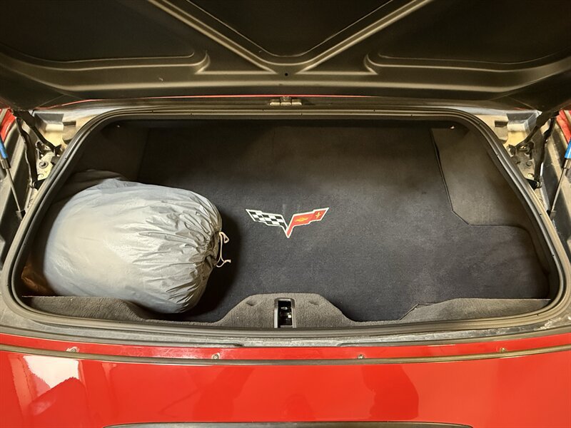 Used 2006 Chevrolet Corvette Convertible w/ Preferred Equipment Group RWD image 28