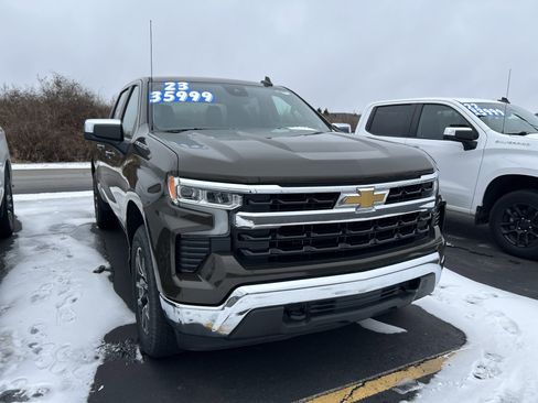Used 2023 Chevrolet Silverado 1500 LT image 2