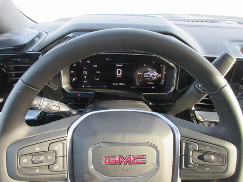 New 2026 GMC Sierra 1500 SLE image 18