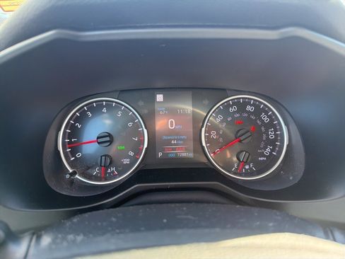 Used 2020 Toyota RAV4 XLE Premium image 34