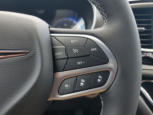New 2026 Chrysler Pacifica Select FWD image 23