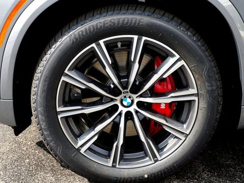 New 2026 BMW X5 xDrive40i w/ M Sport Package AWD/4WD image 3