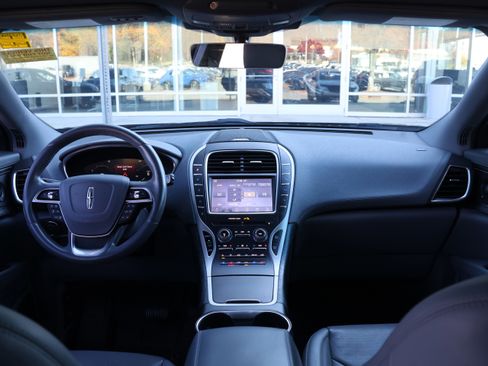 Used 2020 Lincoln Nautilus Reserve w/ Equipment Group 201A image 16