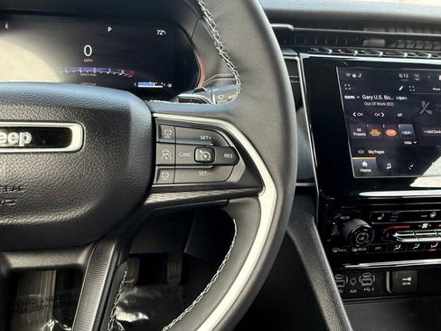 Certified 2023 Jeep Grand Cherokee Altitude image 21