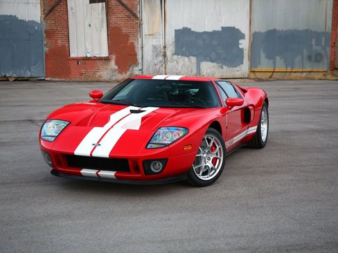 Used 2005 Ford GT image 9