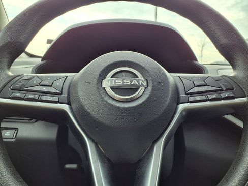 Used 2024 Nissan Altima 2.5 SV image 9