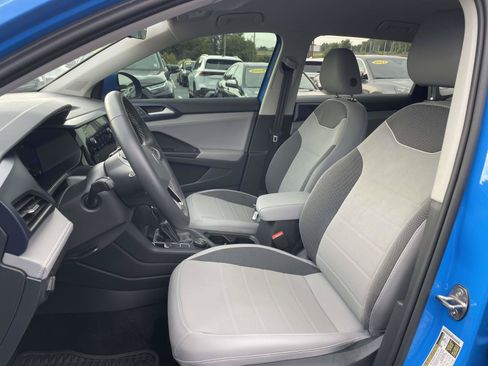 Certified 2024 Volkswagen Taos SE AWD/4WD image 17
