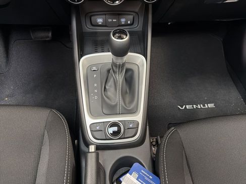 Used 2026 Hyundai Venue SEL FWD image 21
