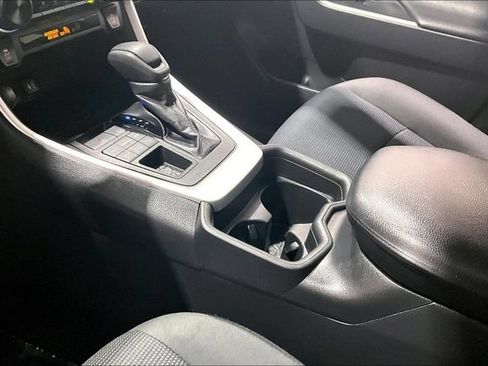 Used 2019 Toyota RAV4 LE AWD/4WD image 22