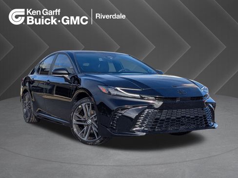 Used 2025 Toyota Camry XSE image 1