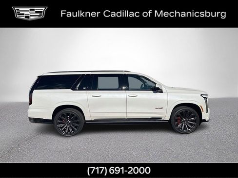 Certified 2025 Cadillac Escalade ESV V image 3