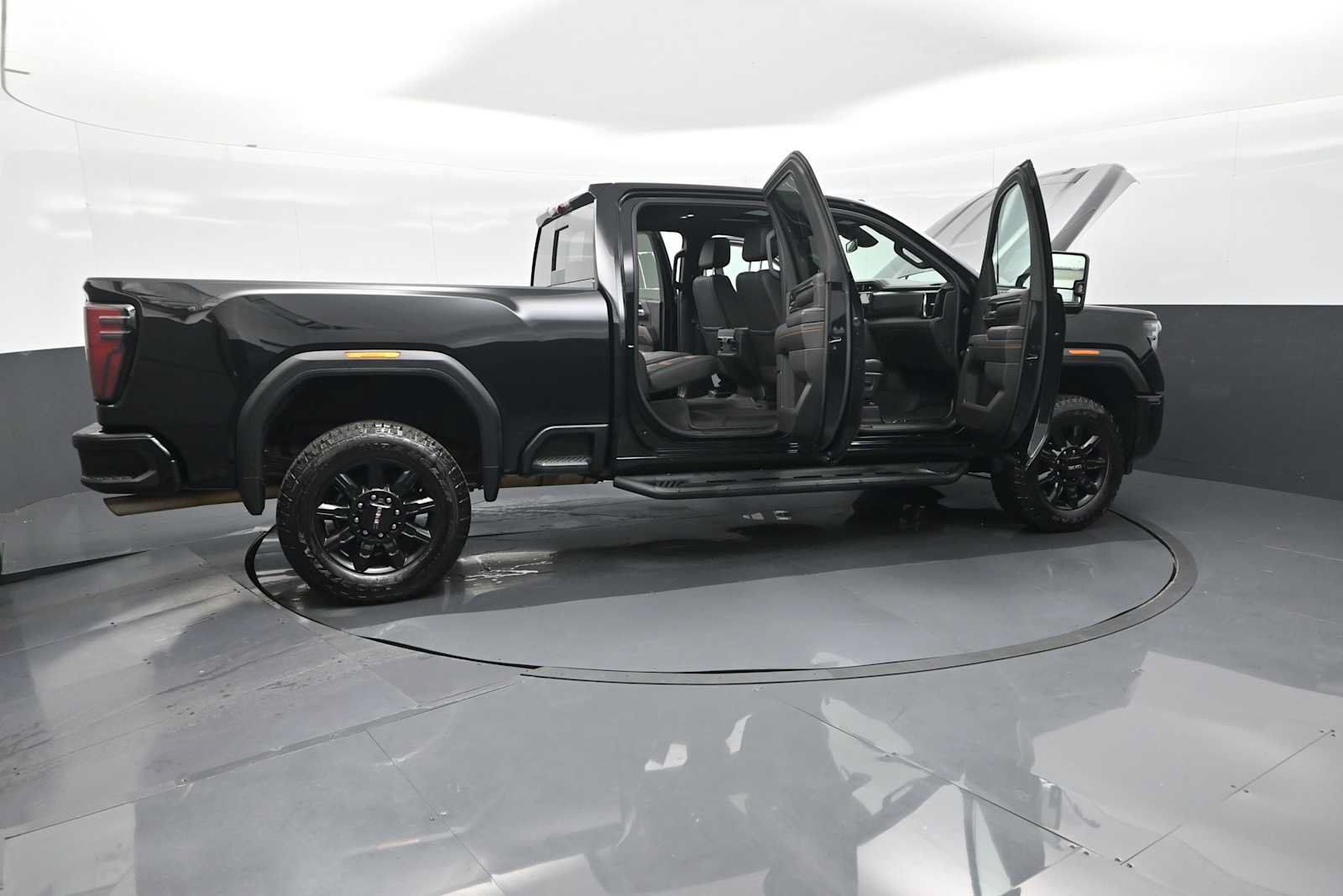 Used 2024 GMC Sierra 2500 AT4 w/ AT4 Preferred Package AWD/4WD image 44