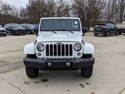 Used 2015 Jeep Wrangler Unlimited Sahara image 8