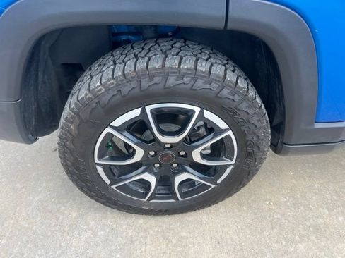 Used 2025 Jeep Compass Trailhawk AWD/4WD image 11