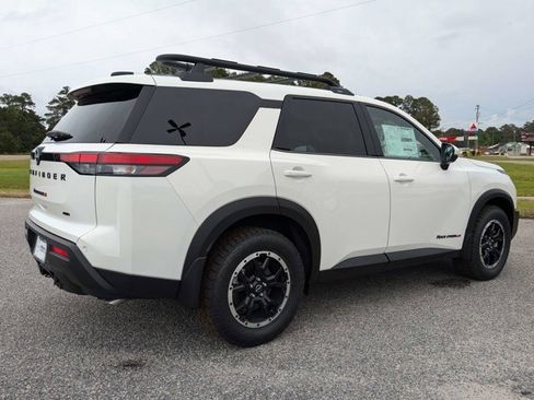 New 2025 Nissan Pathfinder Rock Creek image 4