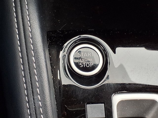 Used 2019 Nissan Kicks SV FWD image 14