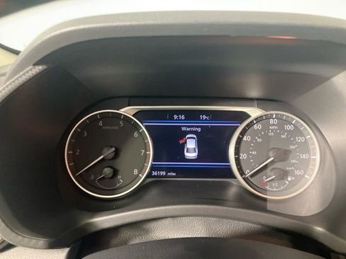 Used 2022 Nissan Sentra SR w/ Trunk Package image 12