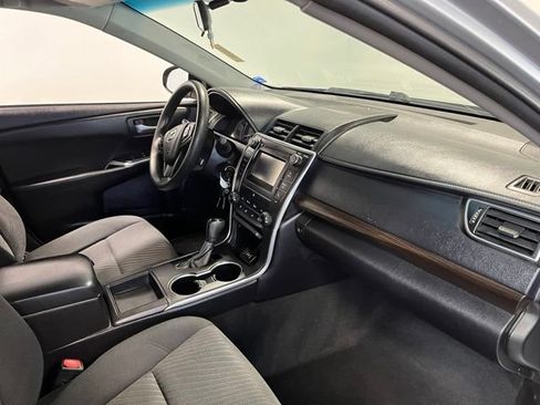 Used 2015 Toyota Camry LE FWD image 11