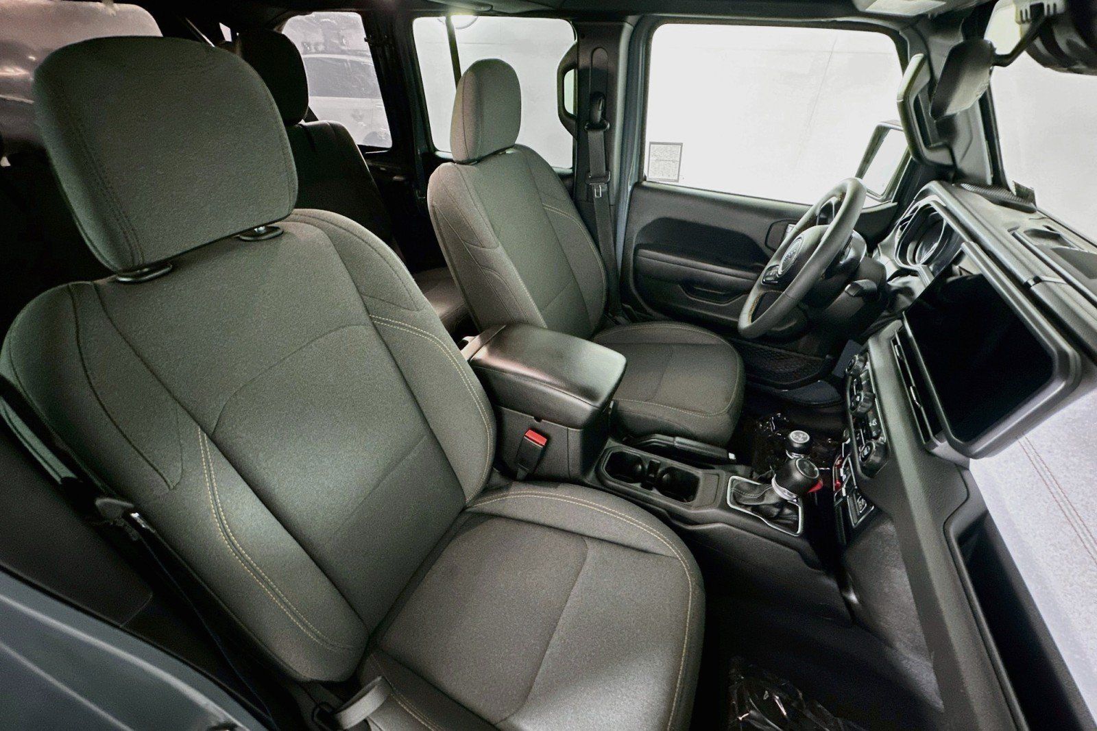 Used 2024 Jeep Wrangler Unlimited AWD/4WD image 7