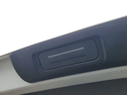 Used 2023 Chevrolet Traverse LS w/ Safety Package image 32